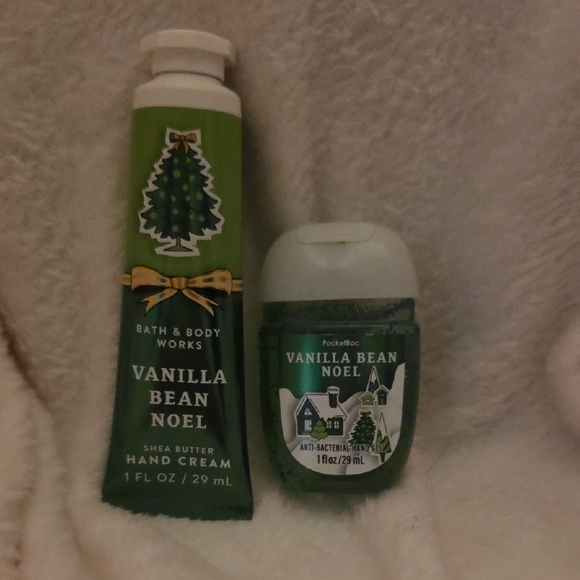 Bath & Body Works Other - NWT Bath & Body Works Vanilla Bean Noel Green Hand Care Duo